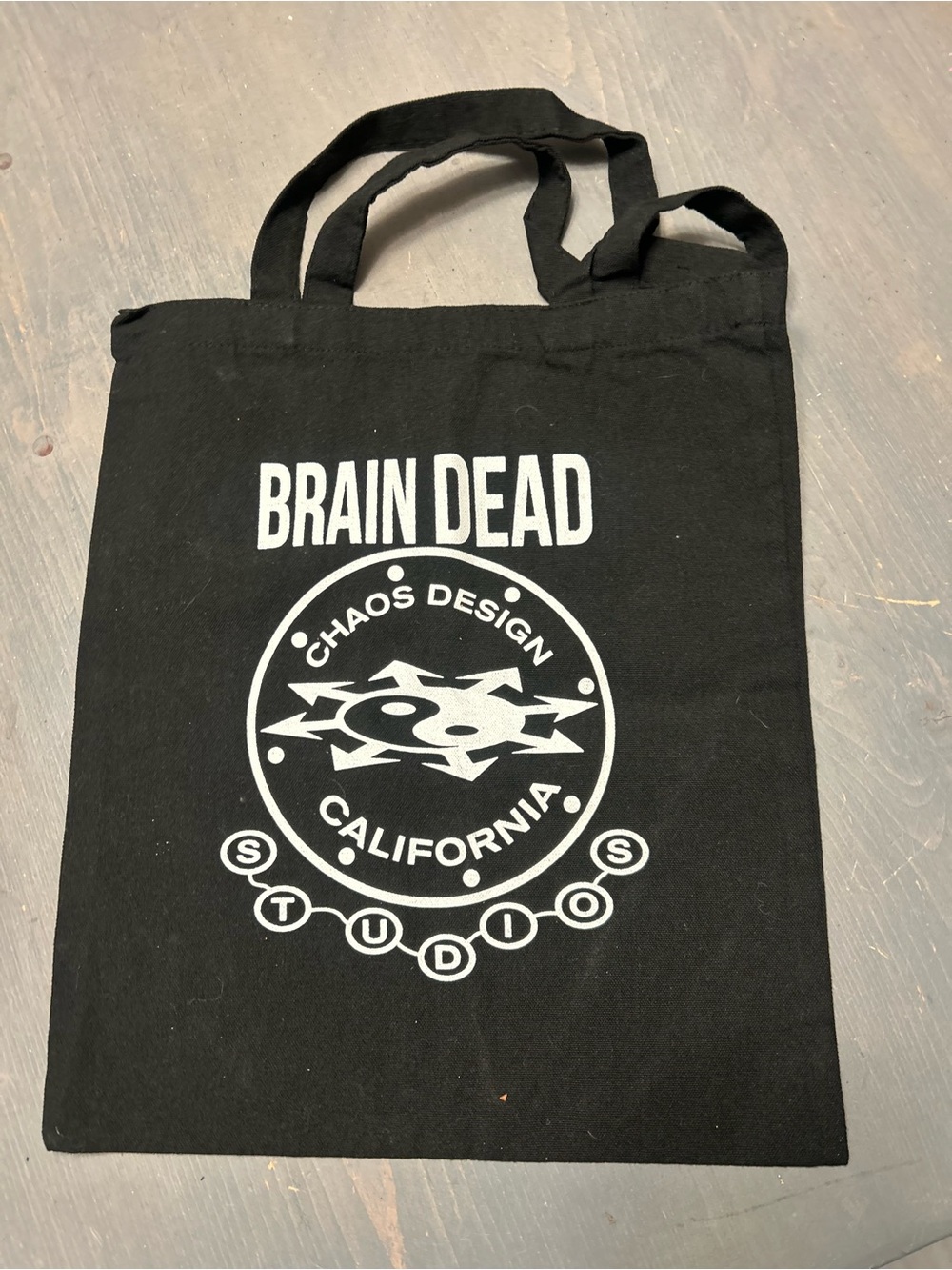 Brain Dead tote